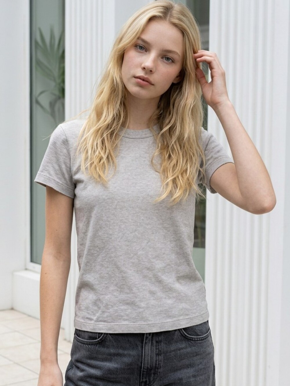 Uniqlo Women's Short Sleeve Tee in Light Taupe
